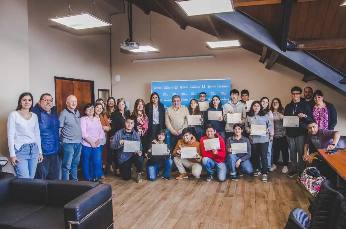 Entregaron certificados a alumnos del colegio José Martí