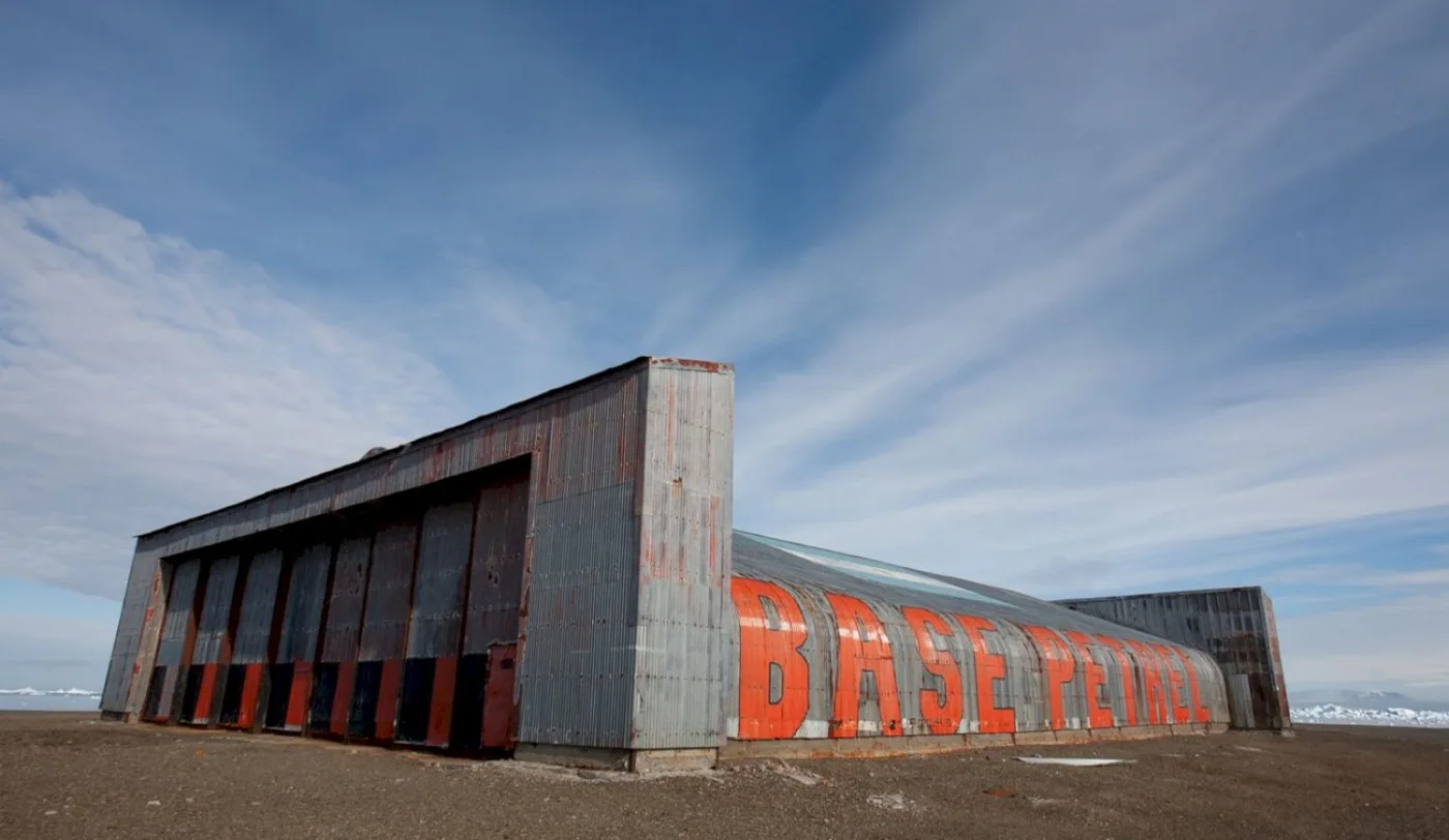 Nueva unidad habitacional térmica en la base antártica Petrel.