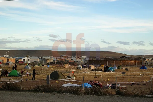 Cientos de familias usurparon terrenos municipales asignados a proyectos sociales.