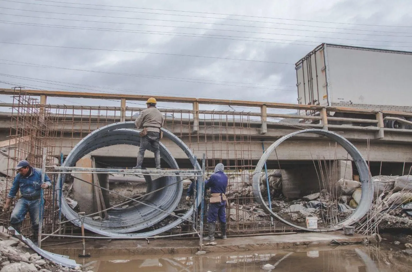 La obra del nuevo puente sobre Arroyo Grande avanza a buen ritmo