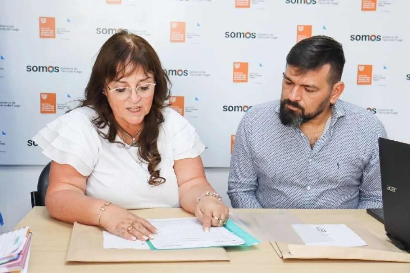 Apertura de sobres para la refacción del Hogar de Día Lazos de Amor