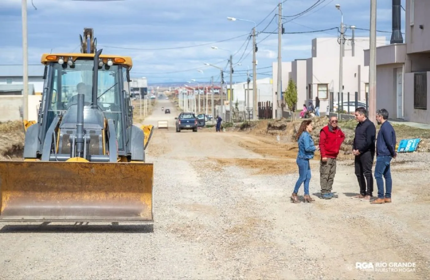 Comenzó la pavimentación de la calle Obligado desde los Ñires hasta Echelaine