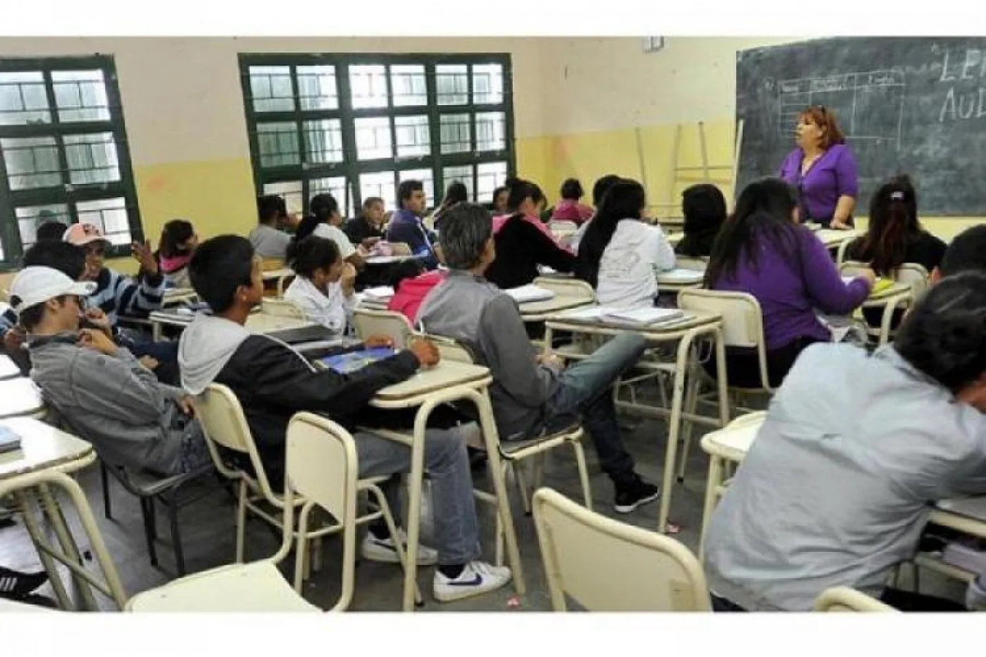 Buenos Aires busca bajar la repitencia en la secundaria: se podrá pasar de año adeudando 16 materias