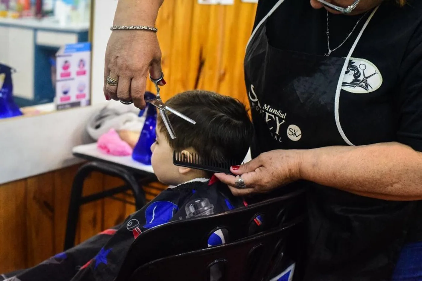 La municipalidad de Ushuaia brindó cortes de cabello solidario