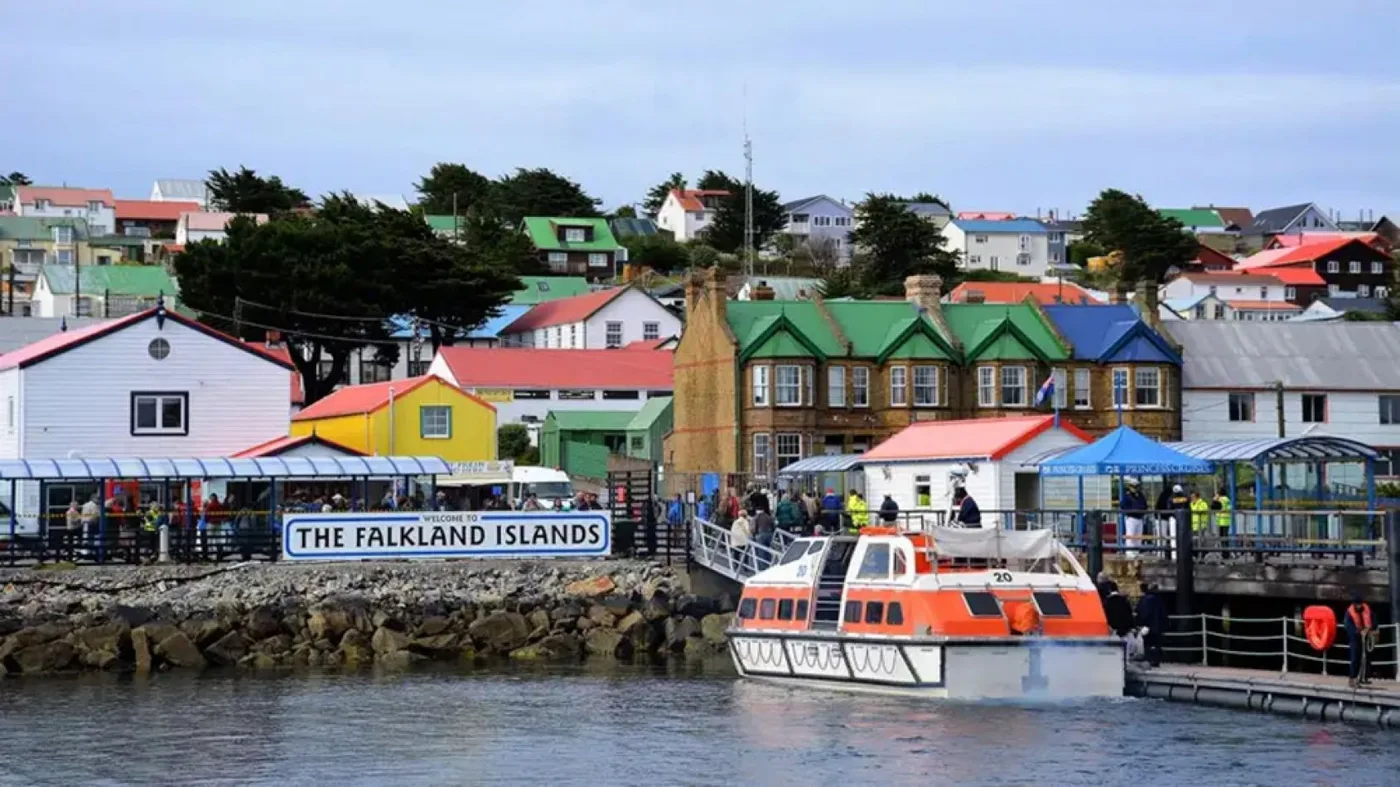Tensión por las Islas Malvinas: avanza el refuerzo militar en todo el Atlántico Sur
