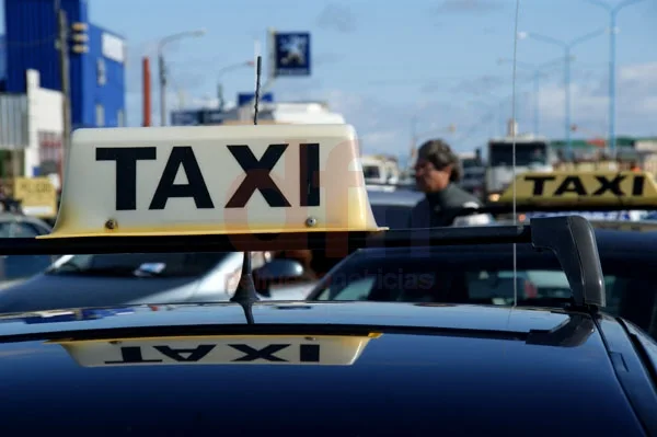 Los taxistas riograndenses pidieron un aumento de la tarifa del 30 por ciento.