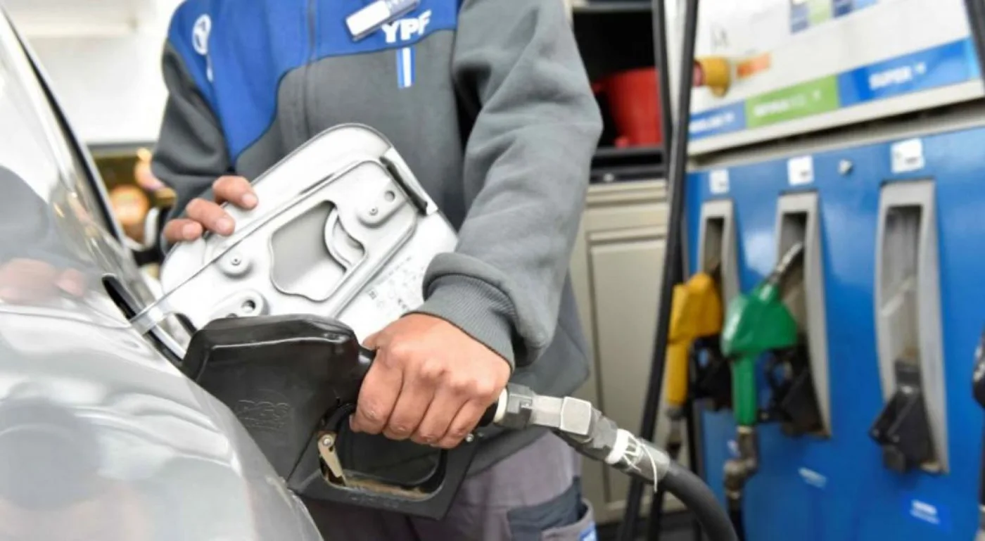 YPF se suma al aumento del 3,8% de sus combustibles