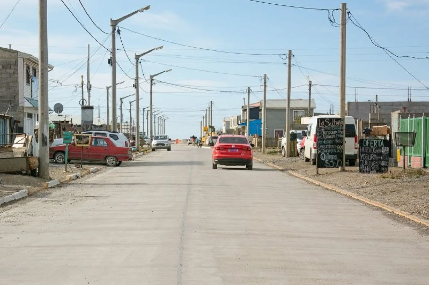 La calle Kau de la margen sur es una arteria muy transitada por los vecinos del sector.