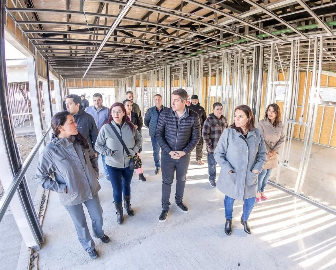 Martín Perez recorrió junto a vecinos el Centro Municipal del Salud B° de las Aves.
