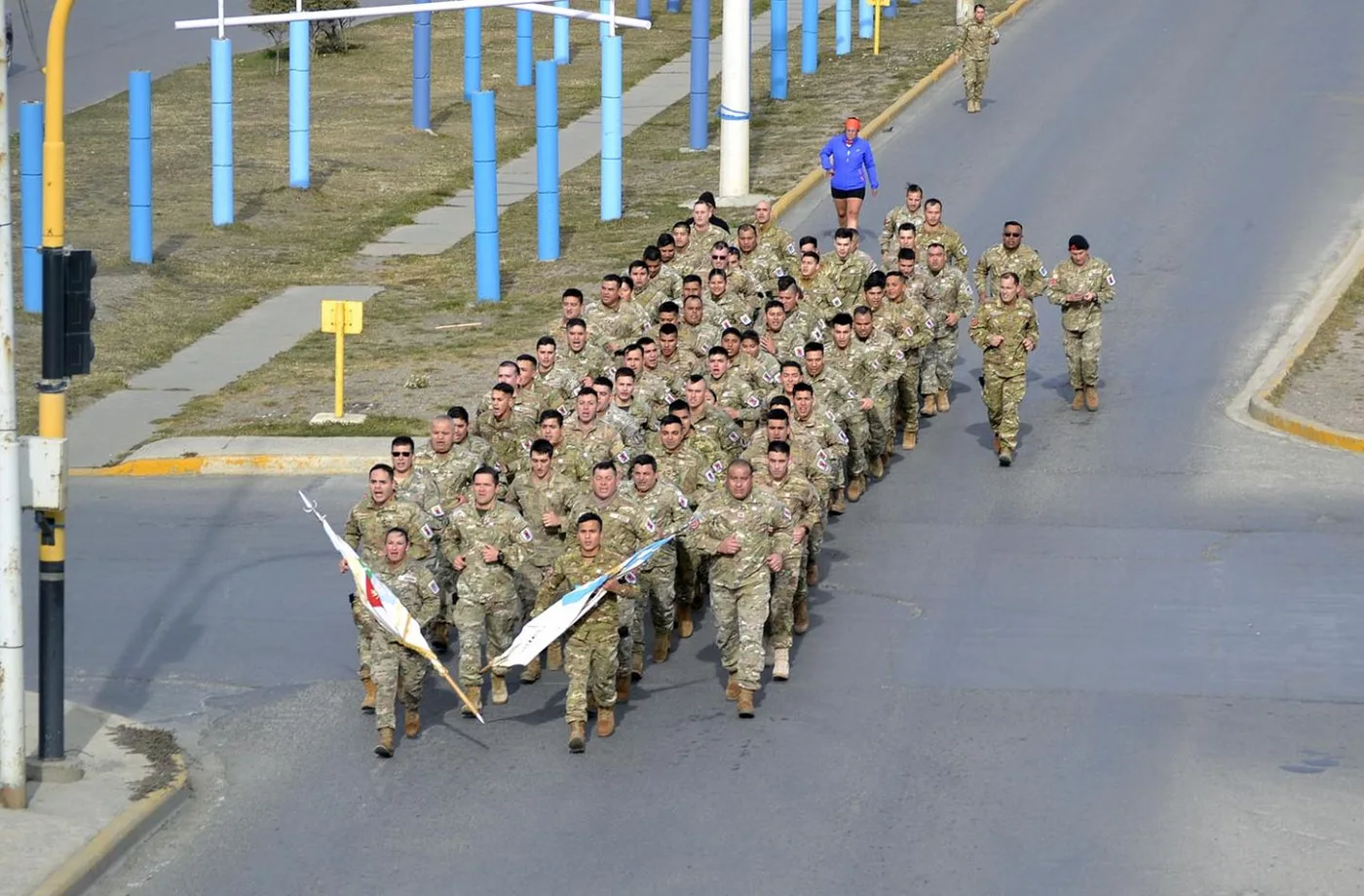 como cada año, los Infantes de Marina participaron de la Marcha por Malvinas.