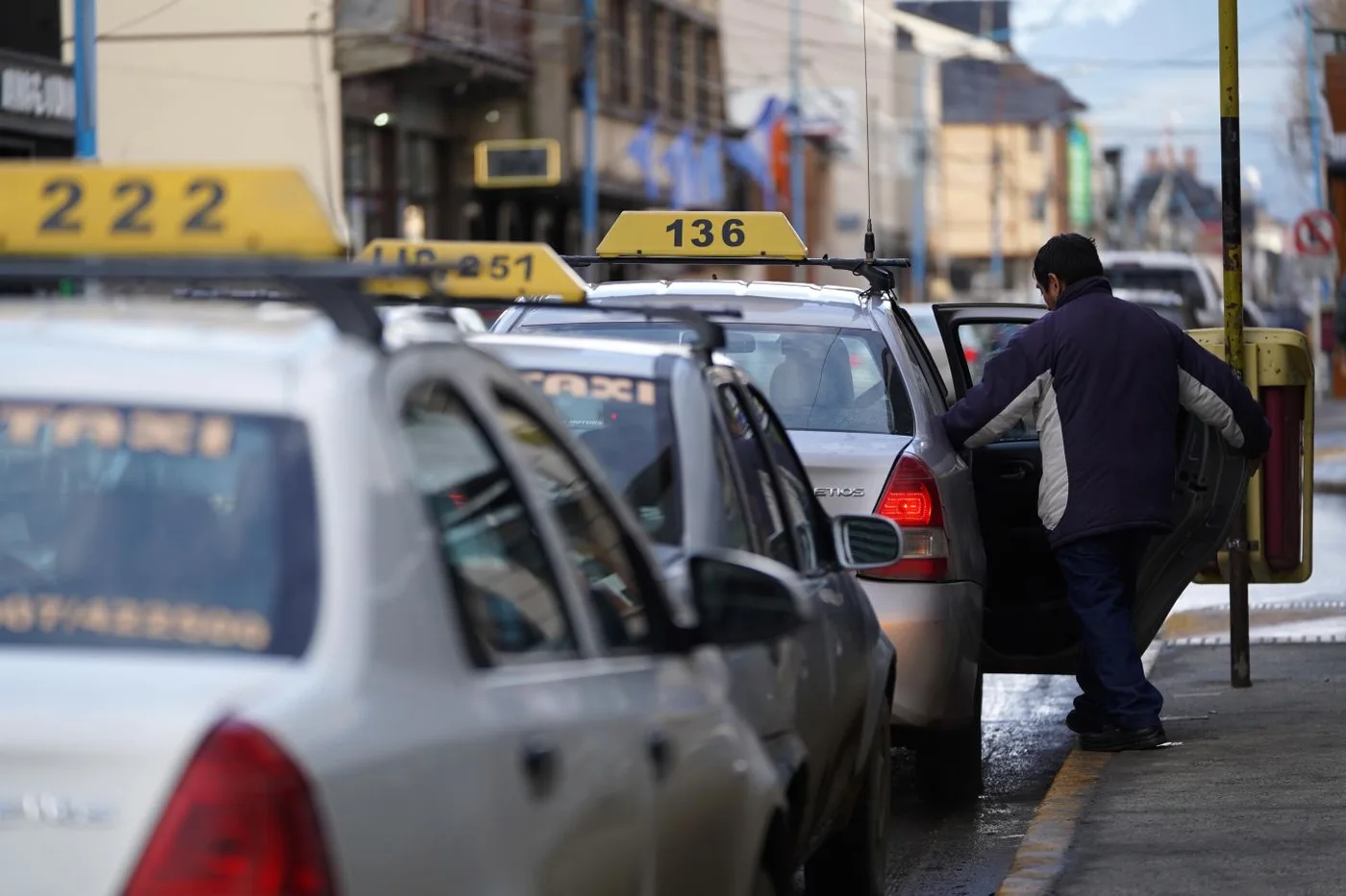 Quedó reglamentada la titularización de las licencias de taxis