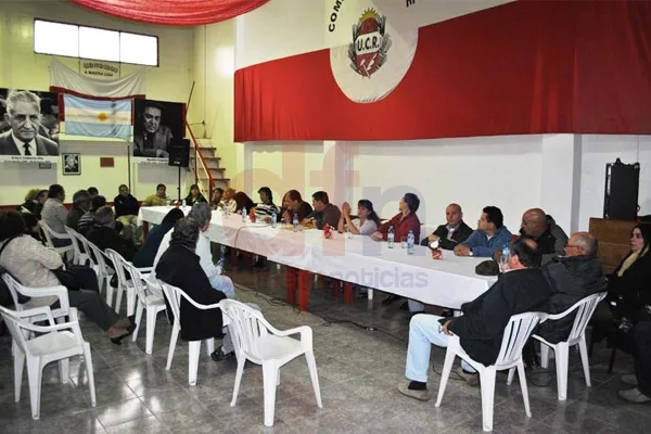 La Convención Partidaria de la UCR propició la extensión de los mandatos hasta abril de 2014.