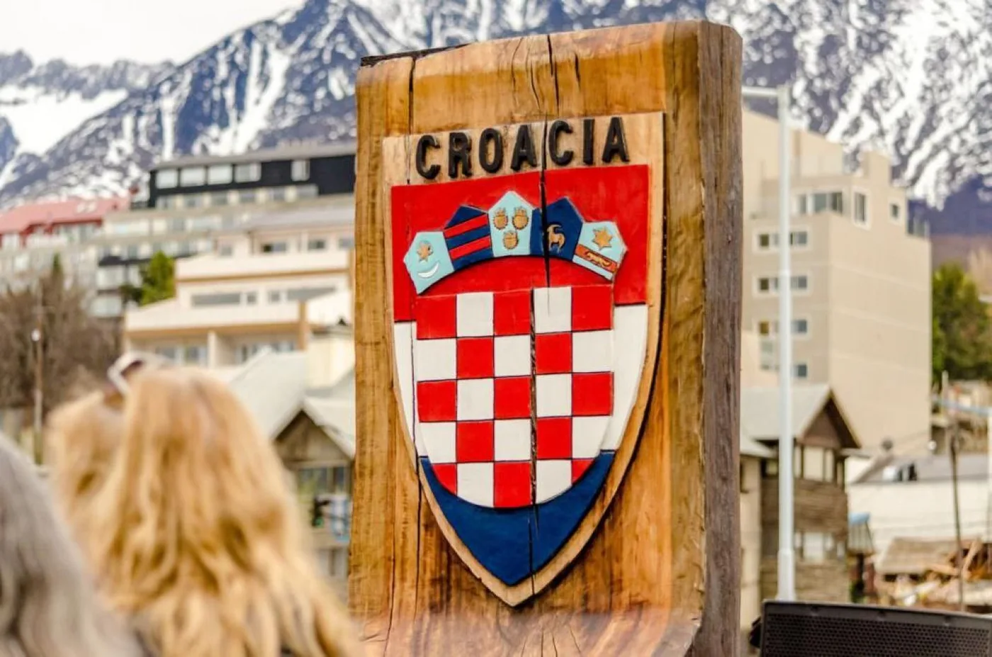 Acto por el aniversario de la independencia de Croacia