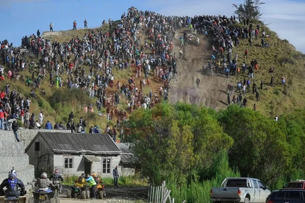 La Vuelta a la Tierra del Fuego convocó a miles de personas que siguieron la competencia.