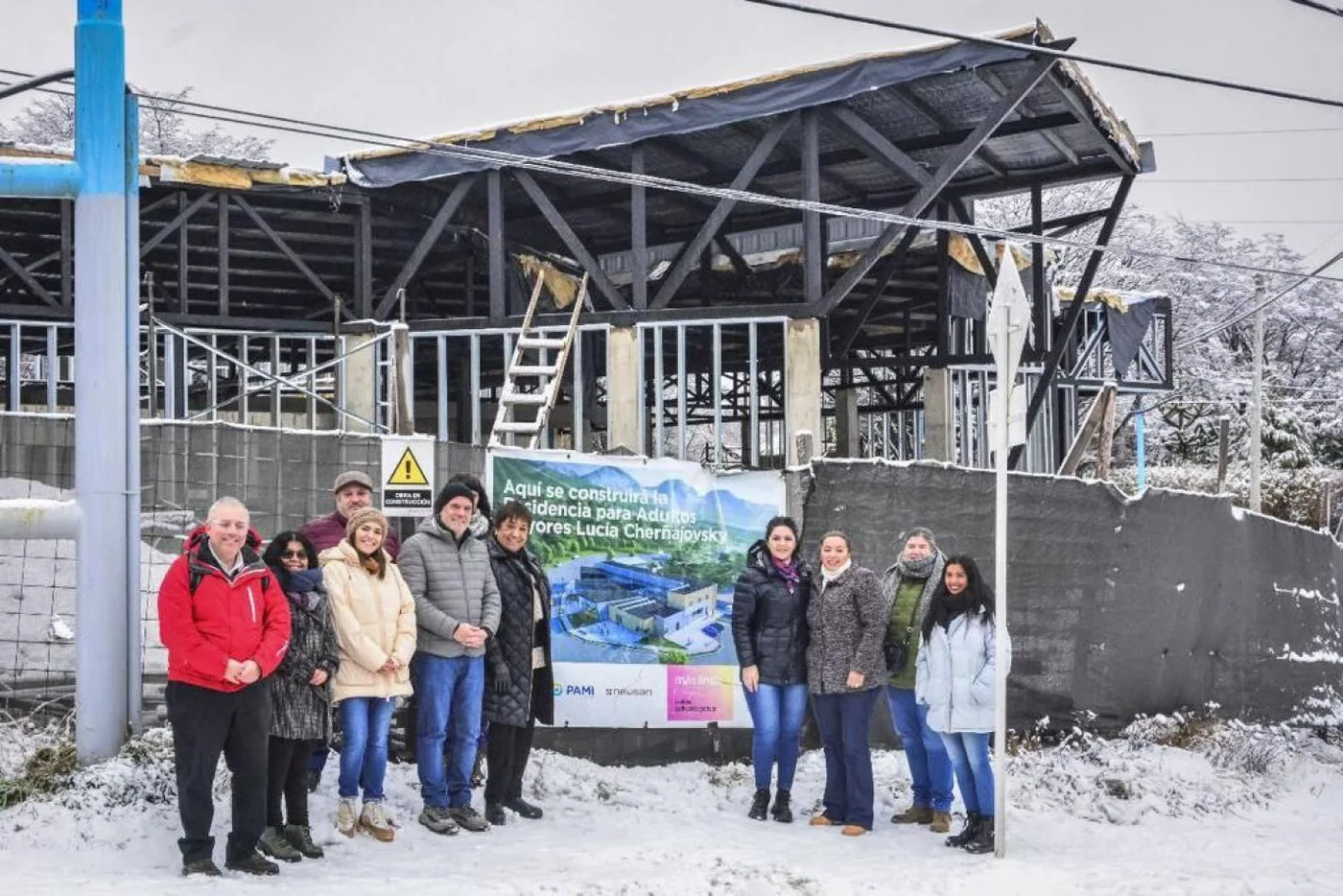 Autoridades municipales y nacionales visitan obra de Residencia Para Adultos Mayores