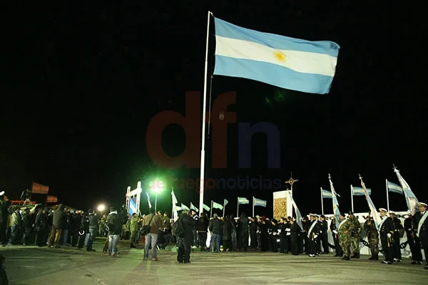 La Vigilia volvió a convocar a miles de riograndenses,