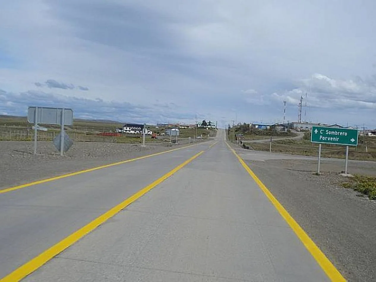 Analizan pavimentar la ruta Porvenir-Cerro Sombrero