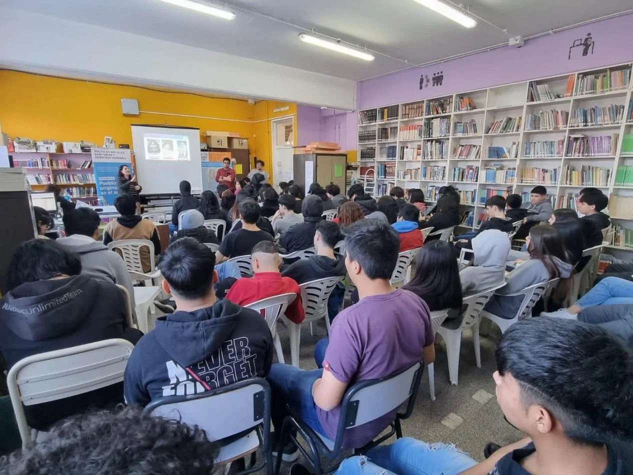 Municipio de Ushuaia continúa con el programa "Pueblos Originarios en el Aula".