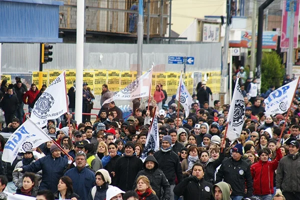 La manifestación congregó a miles de trabajadores metalúrgicos.