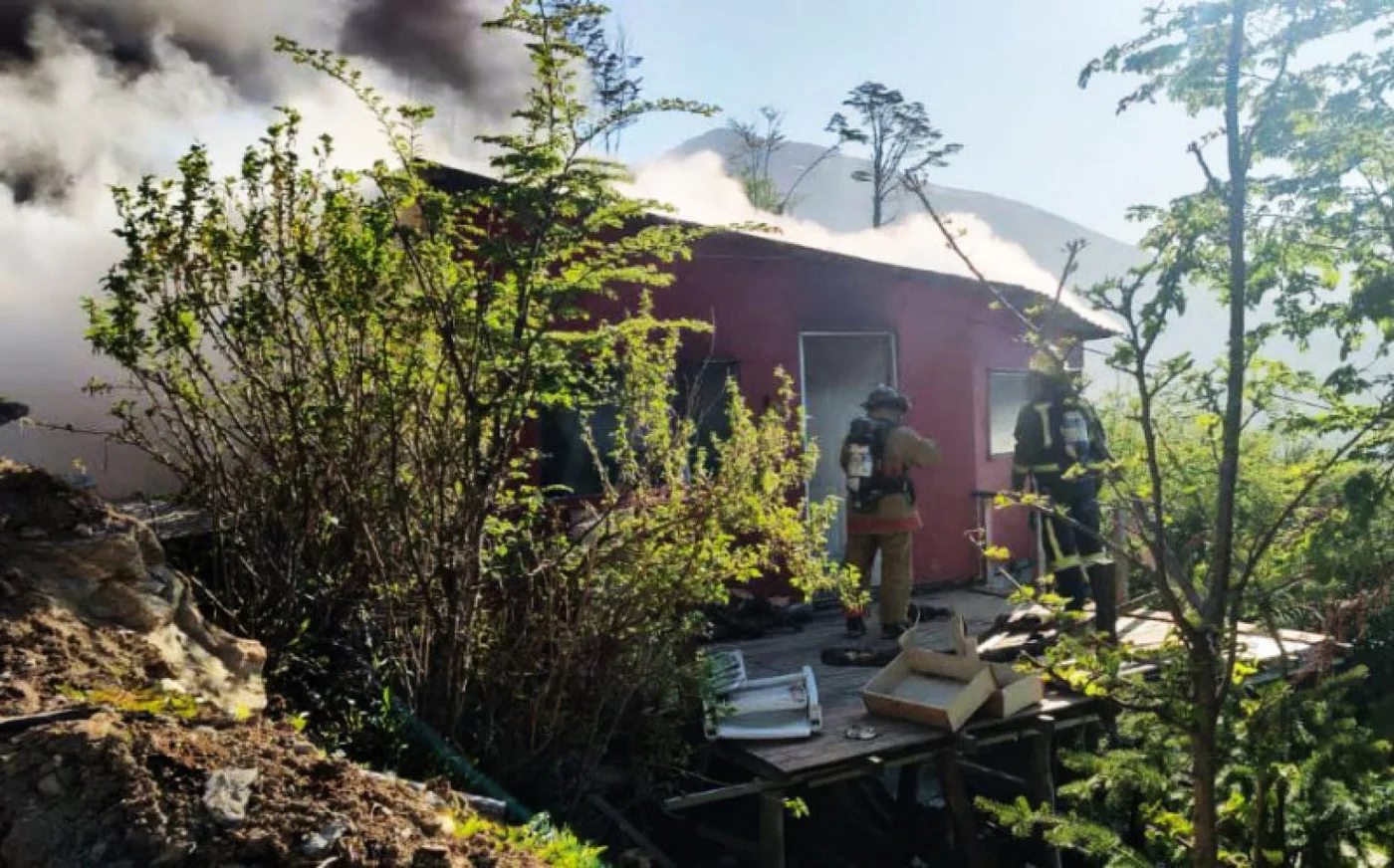 Un joven en terapia intensiva tras un incendio en Ushuaia