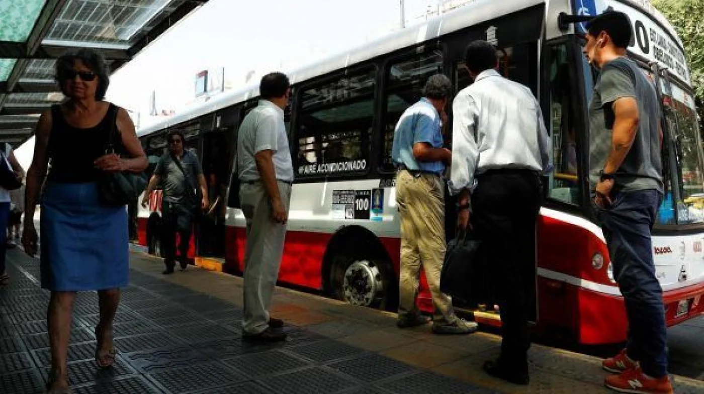 El Ministerio de Transporte dispuso la gratuidad del transporte público este domingo durante la segunda vuelta de las elecciones nacionales.