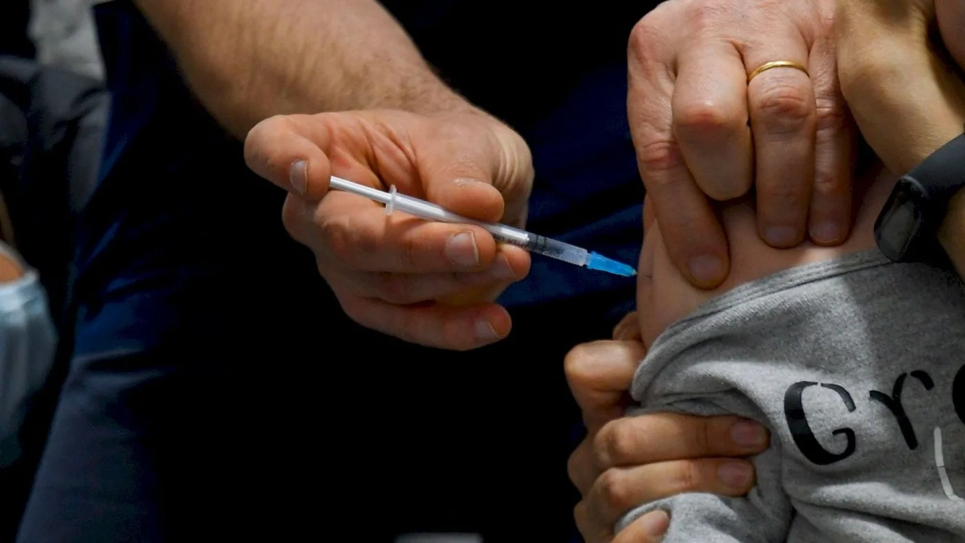 Más del 75% de los mayores de 40 años no se aplicó el refuerzo de la vacuna.