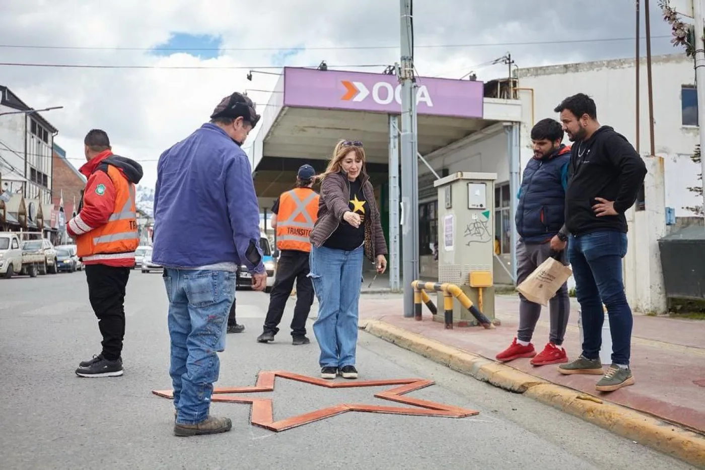 Familiares de víctimas de tránsito renuevan estrellas amarillas en Ushuaia