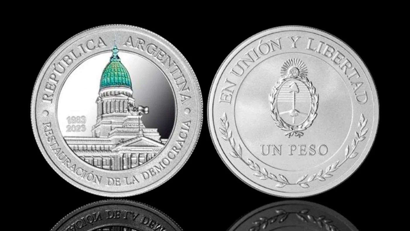 La emisión total es de 2.500 unidades, la presentación incluye estuche, cápsula de acrílico y certificado de autenticidad.