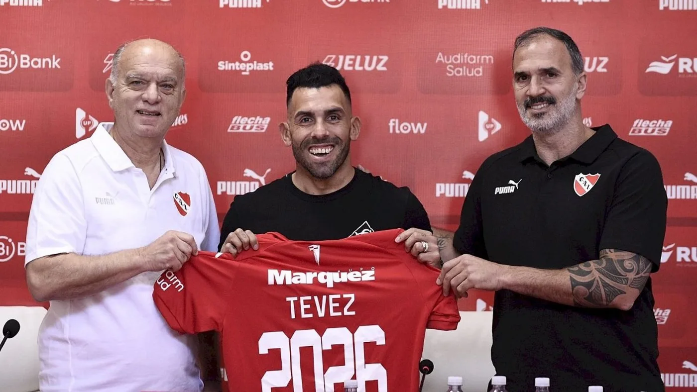 Carlos Tevez renovó con Independiente hasta 2026.