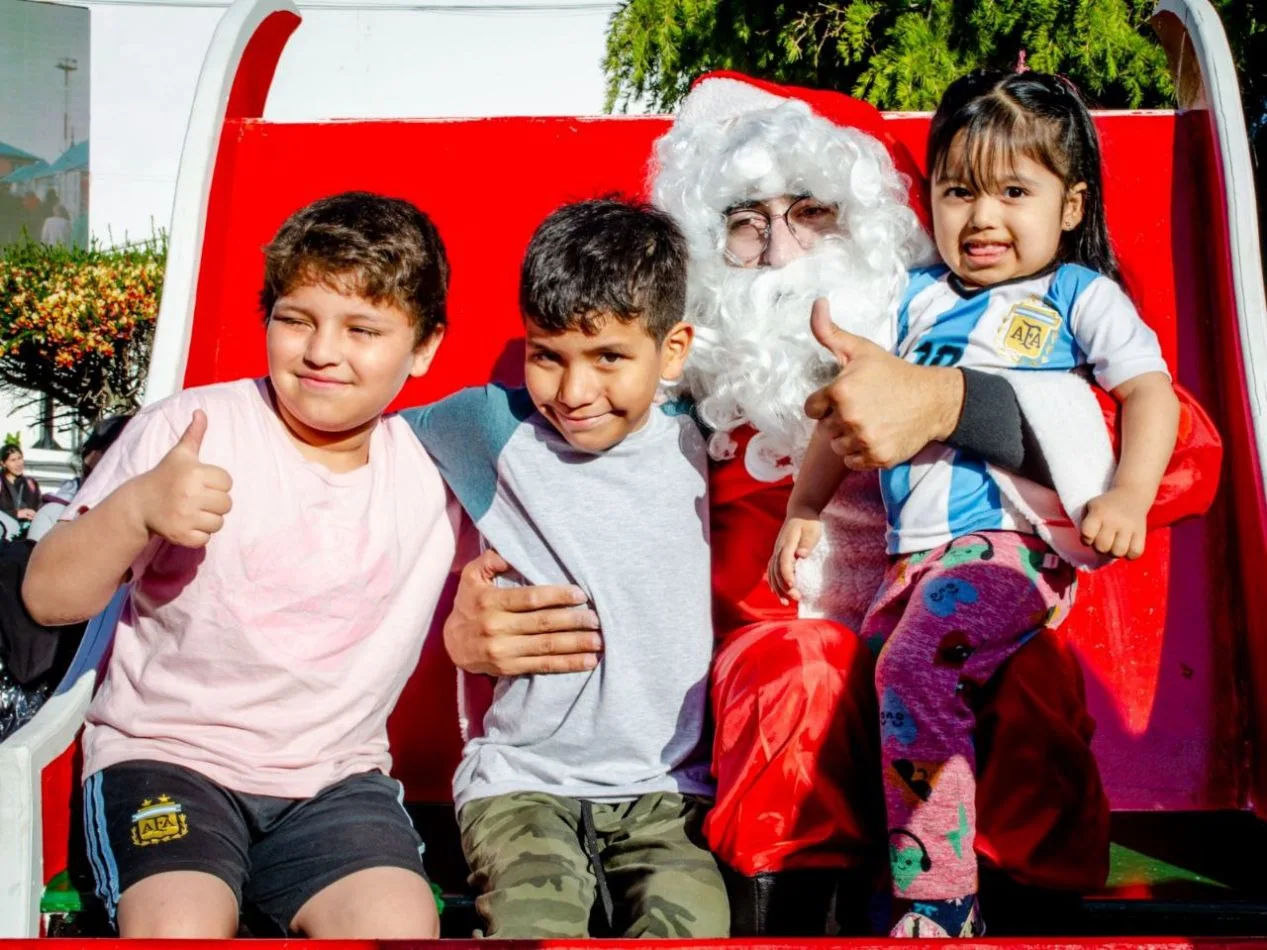 Niños entregaron la tradicional carta a Papá Noel