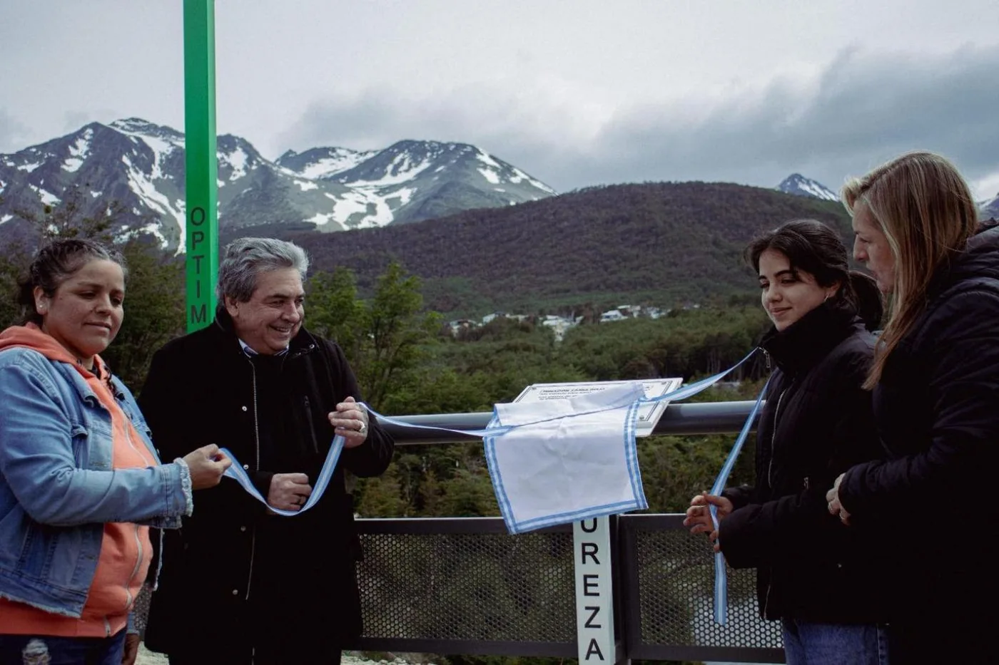 Se inauguró el mirador en homenaje a Tania Rojas Valenzuela