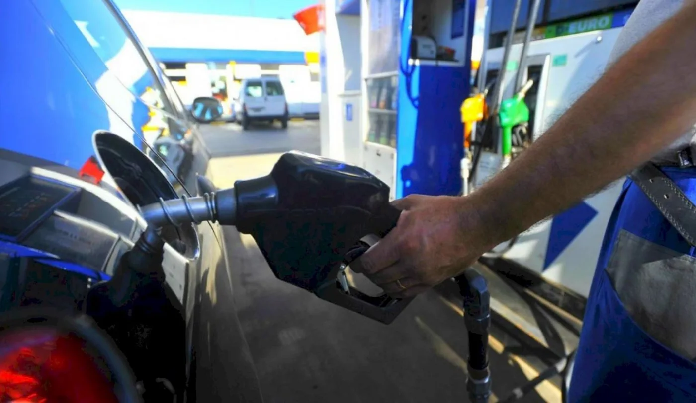 Petroleras suben los precios de los combustibles entre un 25% y 40% en promedio.