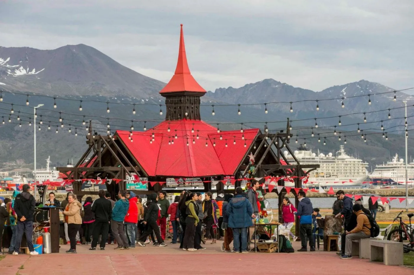 Ushuaia celebró el "Día Más Largo" con un vibrante encuentro cultural