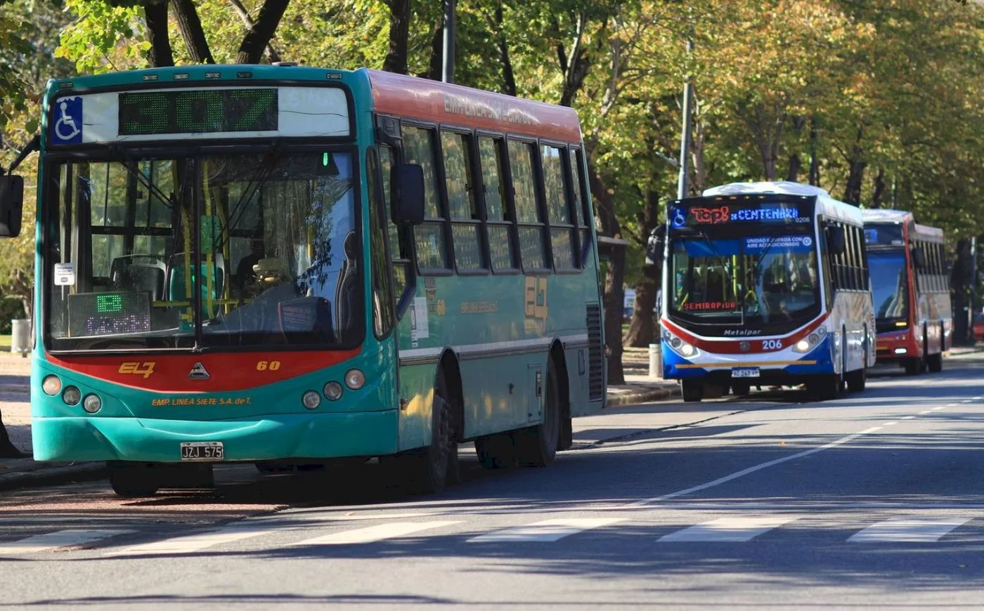 Habrá colectivos y trenes pese al paro de la CGT del próximo miércoles 24.