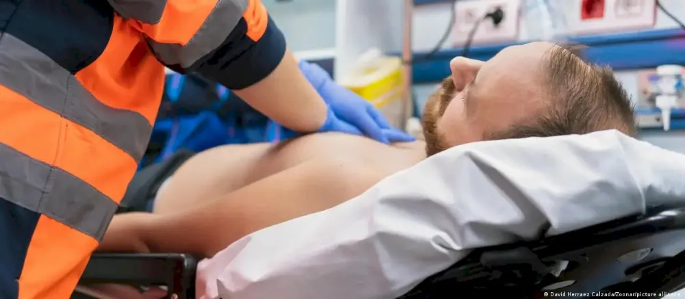 En Italia, un desfibrilador implantable tuvo un papel destacado al permitir el diagnóstico remoto de un infarto agudo en un paciente sin síntomas aparentes.