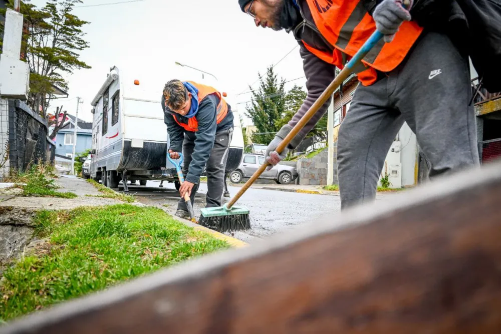 Nueva jornada de limpieza en los barrios Akawaia, Itulara y Los Alarces