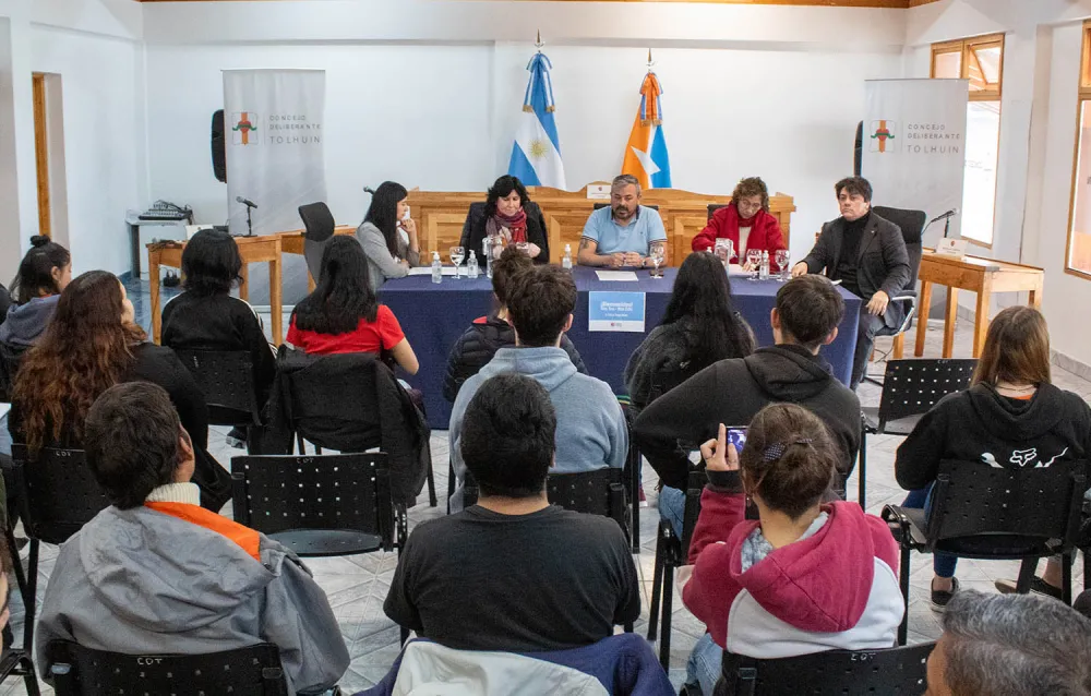 Estudiantes del Trejo Noel entrevistaron a los concejales