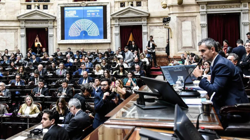 Milei logró su primera victoria en el Congreso