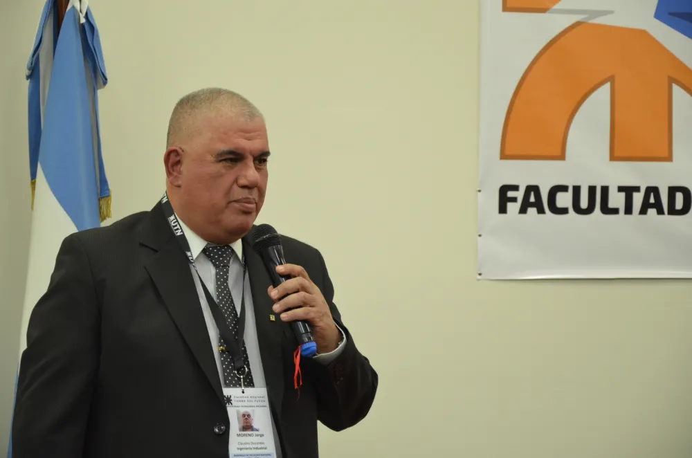 Jorge Moreno, contador, y coordinador en UCES.