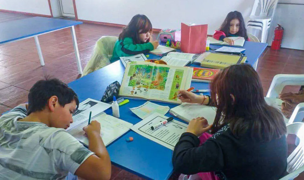 Invitan a estudiantes a sumarse a los centros de apoyo a las trayectorias educativas