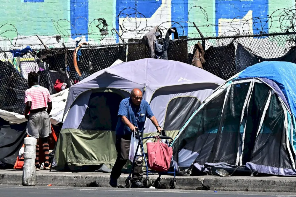 La Corte Suprema confirmó la prohibición de dormir en la calle a personas sin hogar