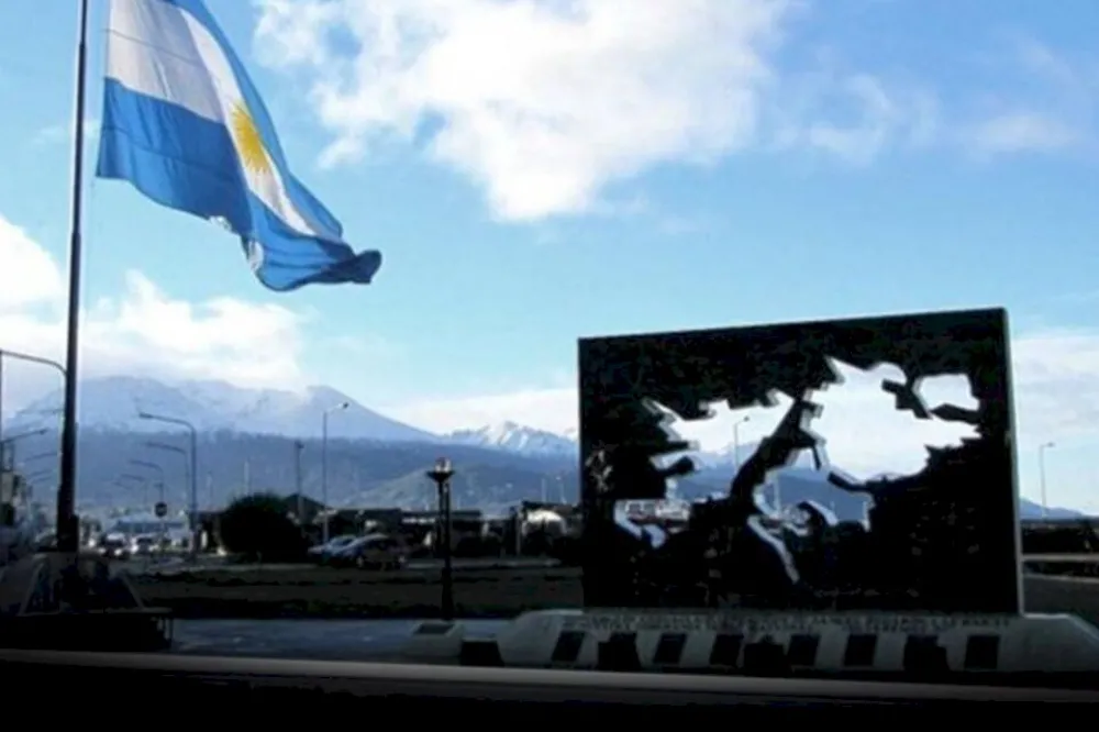 Reino Unido planea saquear 500 millones de barriles de petróleo de las Islas Malvinas, según informó el Gobierno que ocupa el territorio argentino en un documento oficial.