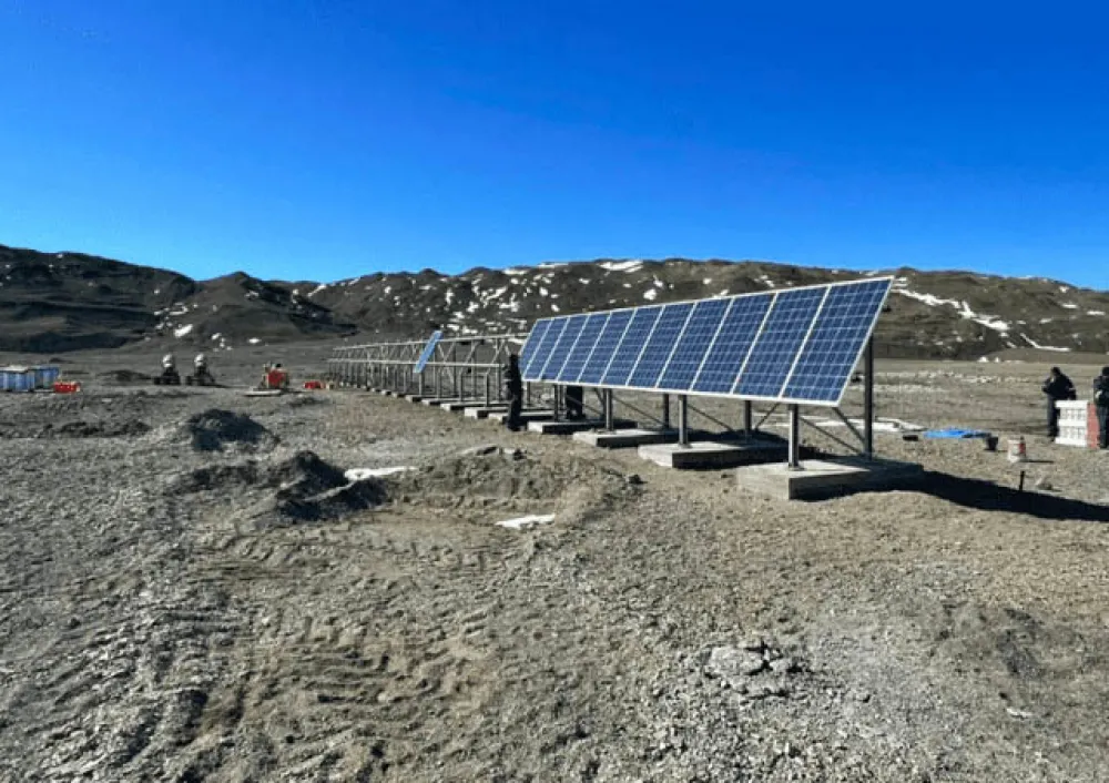 La CNEA instala paneles solares en la Antártida "para generar energía eléctrica"