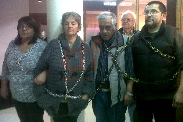 Blanco, González, Zuñiga y Cárdenas, encadenados dentro del IPAUSS.