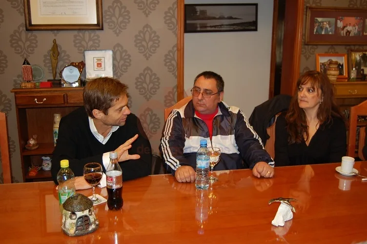 Sciurano dialoga con Lucero y Rosso durante la reunión mantenida ayer.