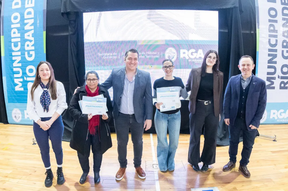 El Municipio de Río Grande entregó 55 lotes con servicios