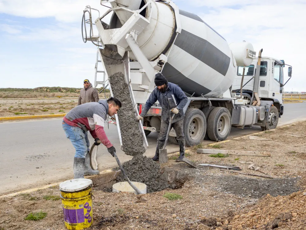 Continúan los trabajos de alumbrado público
