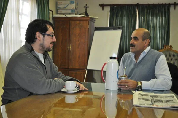 Juan Rodríguez junto al edil electo por el FPV, Héctor Garay.