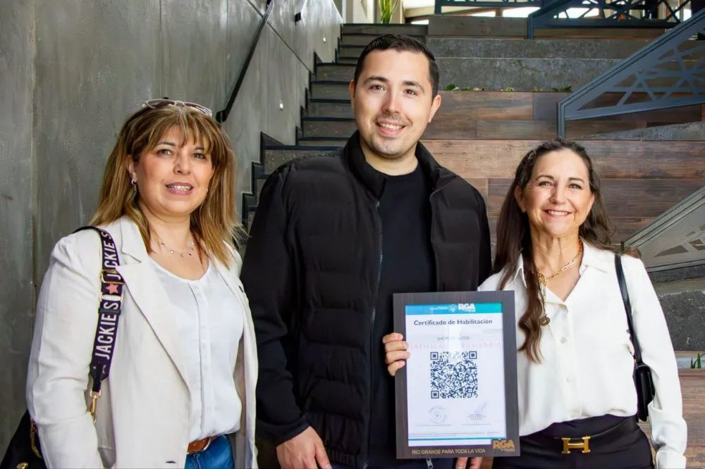 El Municipio acompañó la apertura del nuevo centro comercial Shops de Altos