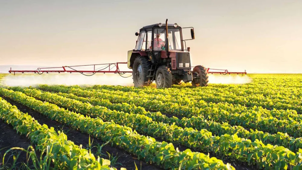 El Gobierno anunció la baja "temporal" de retenciones para el campo
